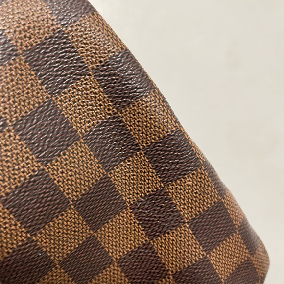 Gently Worn Louis Vuitton Speedy 30 Damier Ebene - Picture 2 of 16
